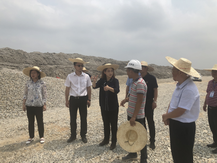 2实地审查施工现场。。。。。。卢丽君 摄700.png