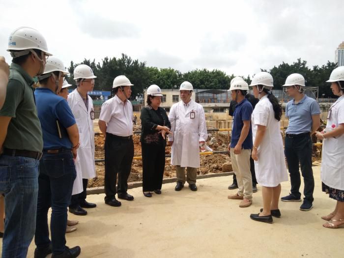 3.视察现场。。。。；；；；苹莘 摄700.jpg