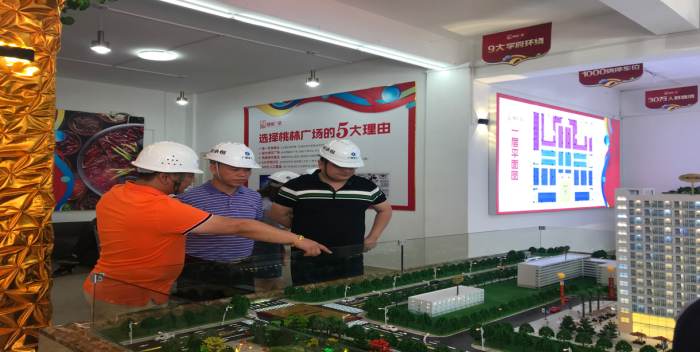 3旅行现场。。。。。。岑明伟 摄700.png