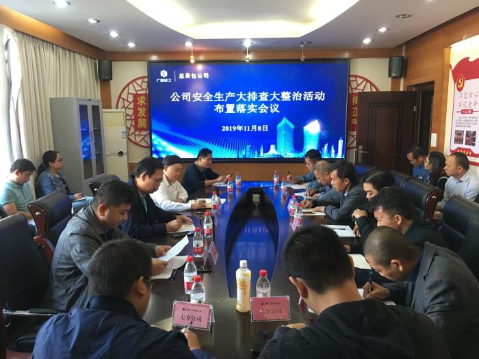 3聚会现场。。。覃洪浩 摄700.jpg