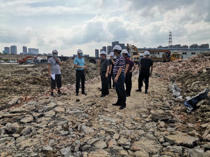 2.2调研现场2。。。。潘治昆 摄700.jpg