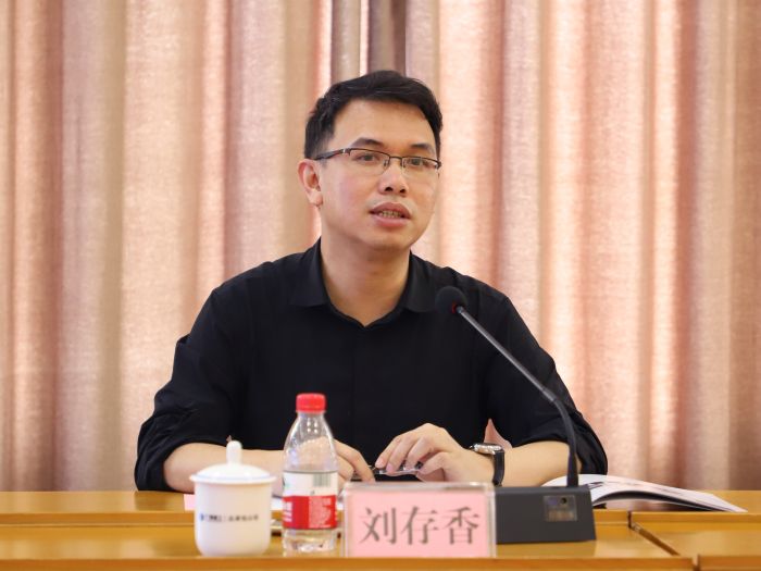 刘存香讲话。。。。。。李立云 摄.jpg