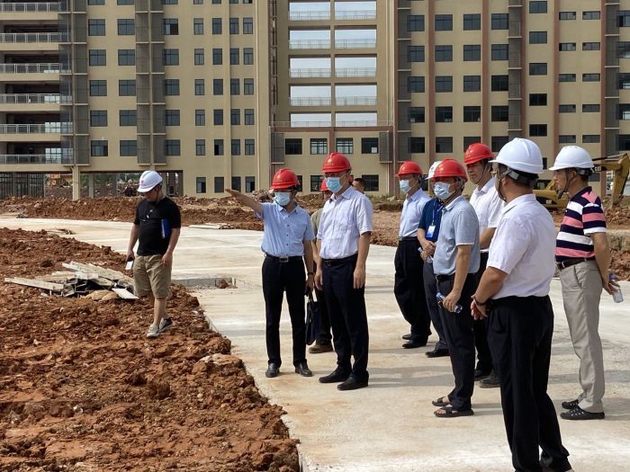 调研现场。。。韦艳兰 摄.jpg