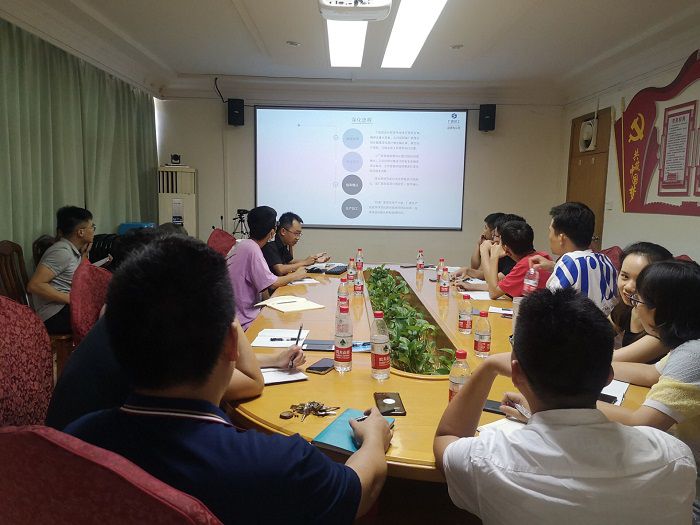 聚会现场。。。。。邓灿滨 摄.jpg