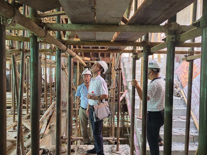 集团检查组视察项目现场。。。。。。屈元彪摄.jpg