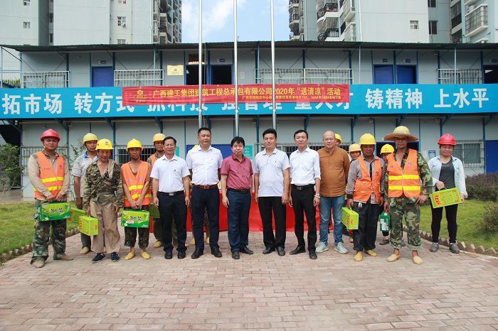 合照。。。。。邓灿滨 摄.JPG