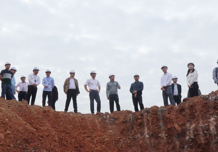 实地调研。。。。。 杨俊峰 摄.jpg