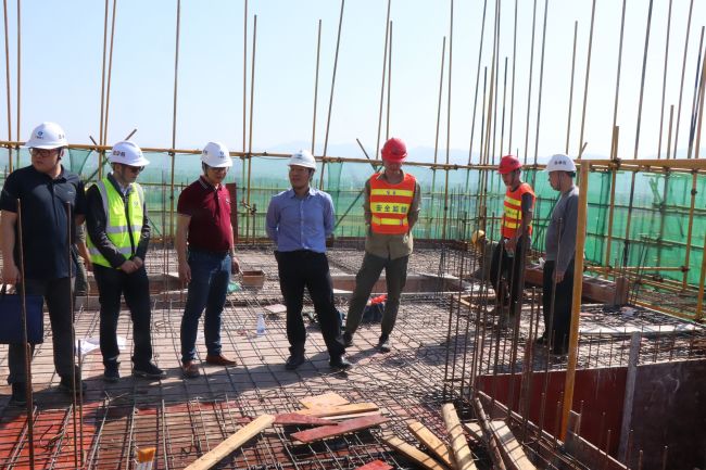 3检查指导现场。。。。。。 杨俊峰 摄.jpg