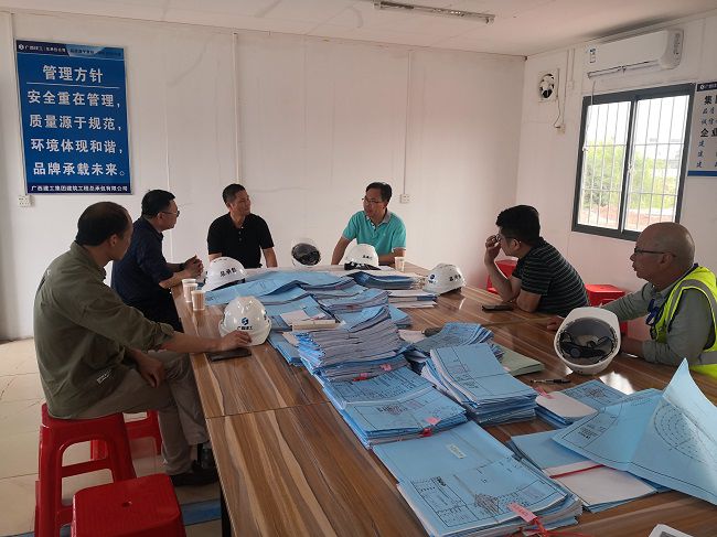 聚会现场。。。。。。 杨海 摄（修图）.jpg