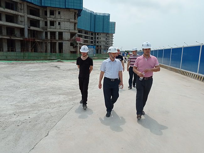 检查现场。。。。。陆炳松 摄（修图）.jpg