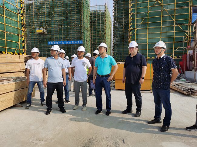 检查现场。。。。。梁文烽 摄（修图） (2).jpg