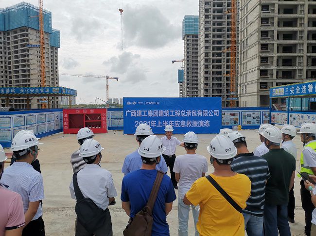 张强在演练前做指示。。。。。；；；票ι 摄（修图）.jpg