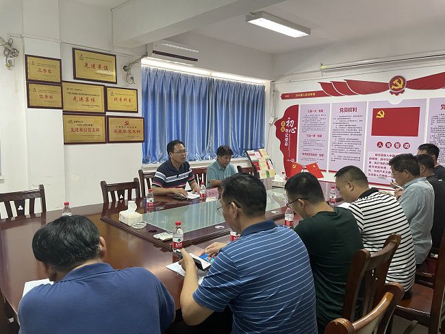 调研会现场。。。容芝雅 摄（修图）.jpg