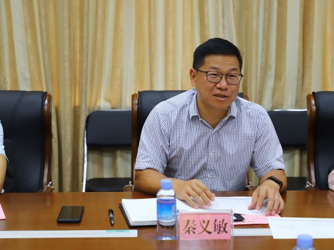 1秦义敏讲话。。郑诗宝 摄.jpg