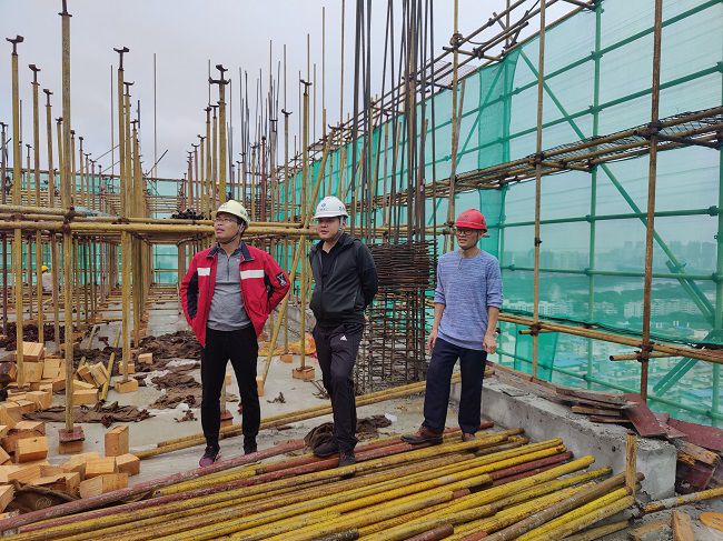 检查项目现场。。。。卢文清 摄（修图）.jpg