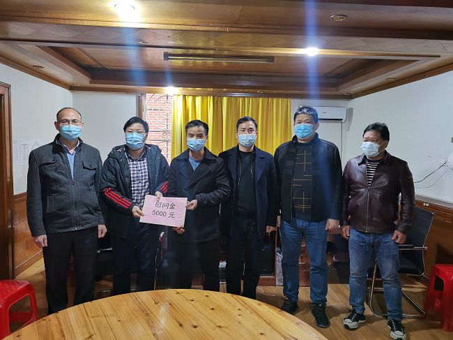 慰问合影。。。莫光富 摄（修图）.jpg