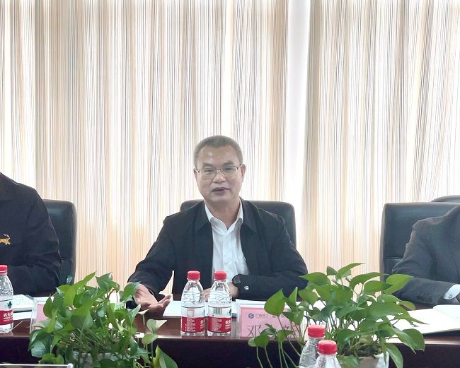 邓少新讲话。。。卢丽君 摄（修图）.jpg