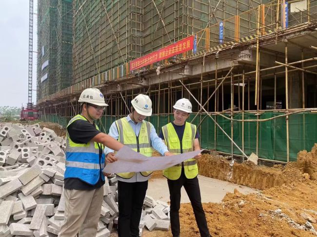 现场施工指导。。马小云 摄（修图）.jpg