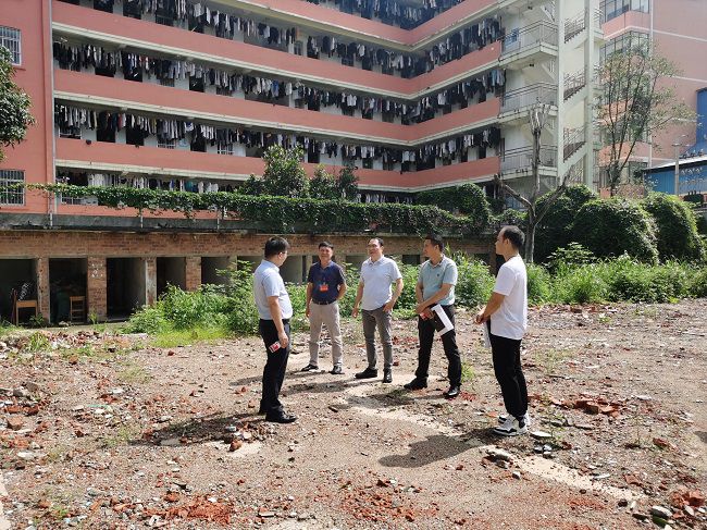 调研现场。。。。卢芳 摄（修图）.jpg